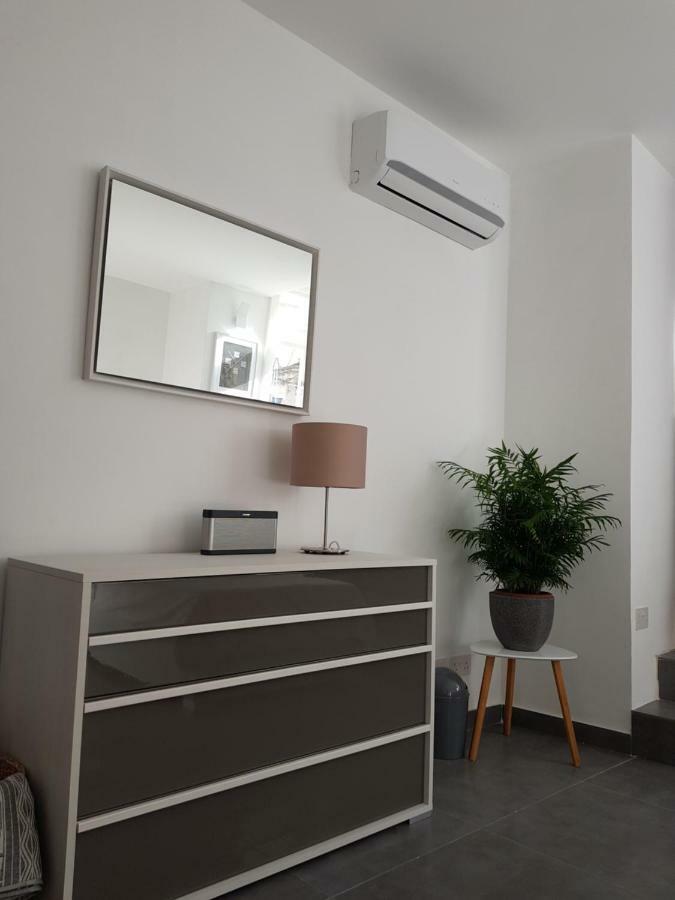 Duplex Maisonette With Heated P-Pool And Jacuzzi Saint Julian's Bagian luar foto