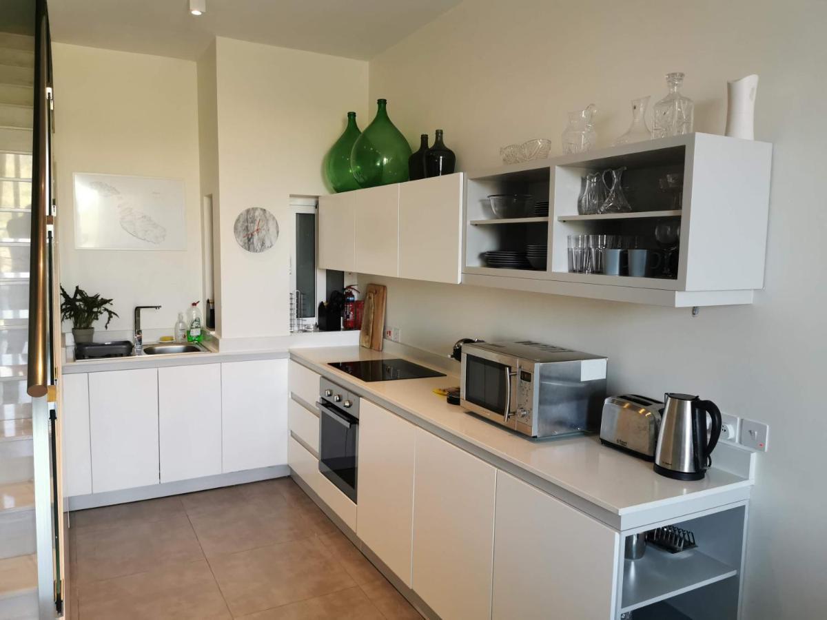 Duplex Maisonette With Heated P-Pool And Jacuzzi Saint Julian's Bagian luar foto