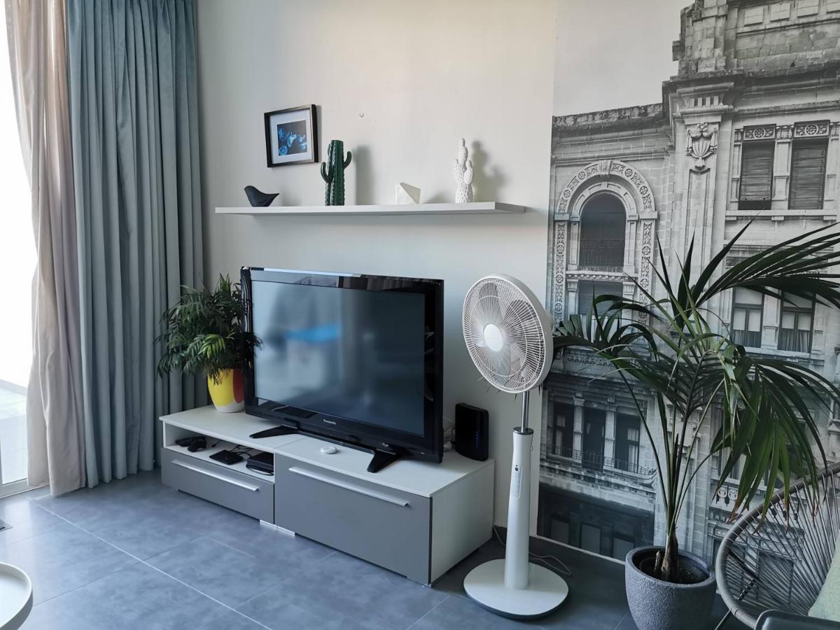 Duplex Maisonette With Heated P-Pool And Jacuzzi Saint Julian's Bagian luar foto