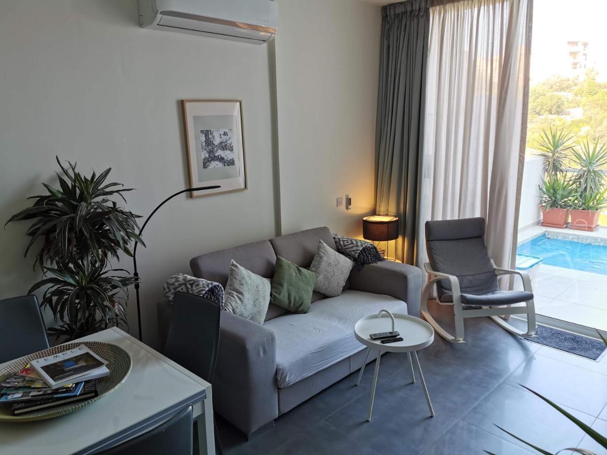 Duplex Maisonette With Heated P-Pool And Jacuzzi Saint Julian's Bagian luar foto